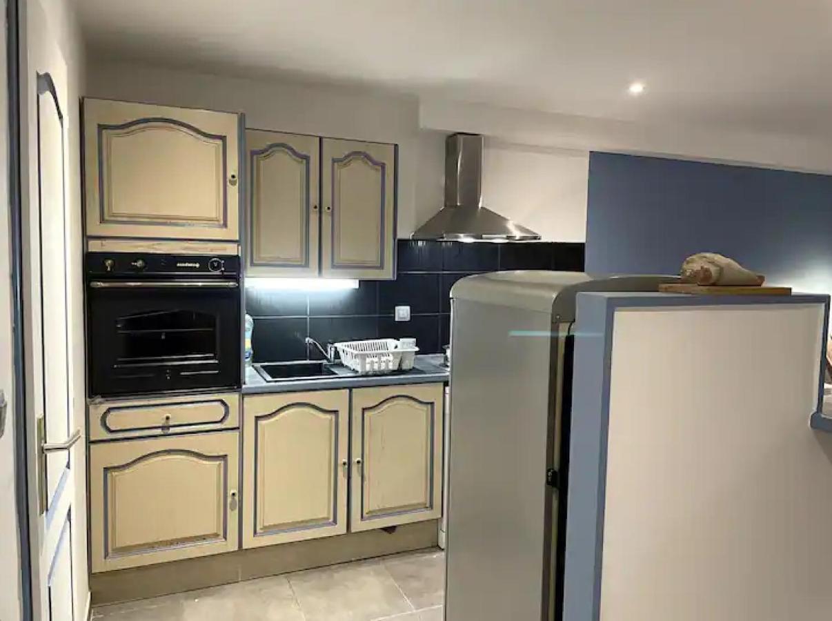 Appartement Avec Parking Gratuit Et Wifi Vierzon Exterior foto
