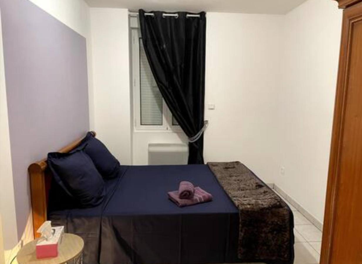 Appartement Avec Parking Gratuit Et Wifi Vierzon Exterior foto