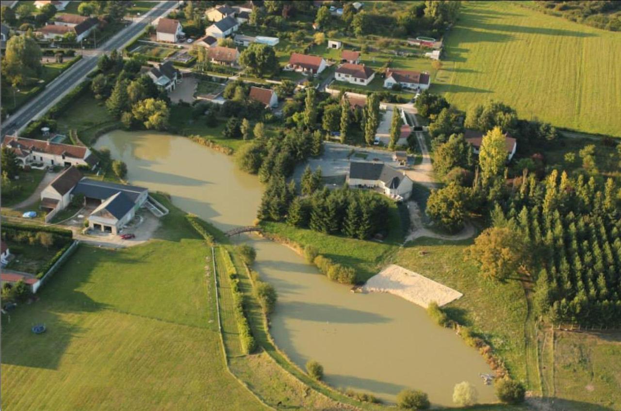 Appartement Avec Parking Gratuit Et Wifi Vierzon Exterior foto
