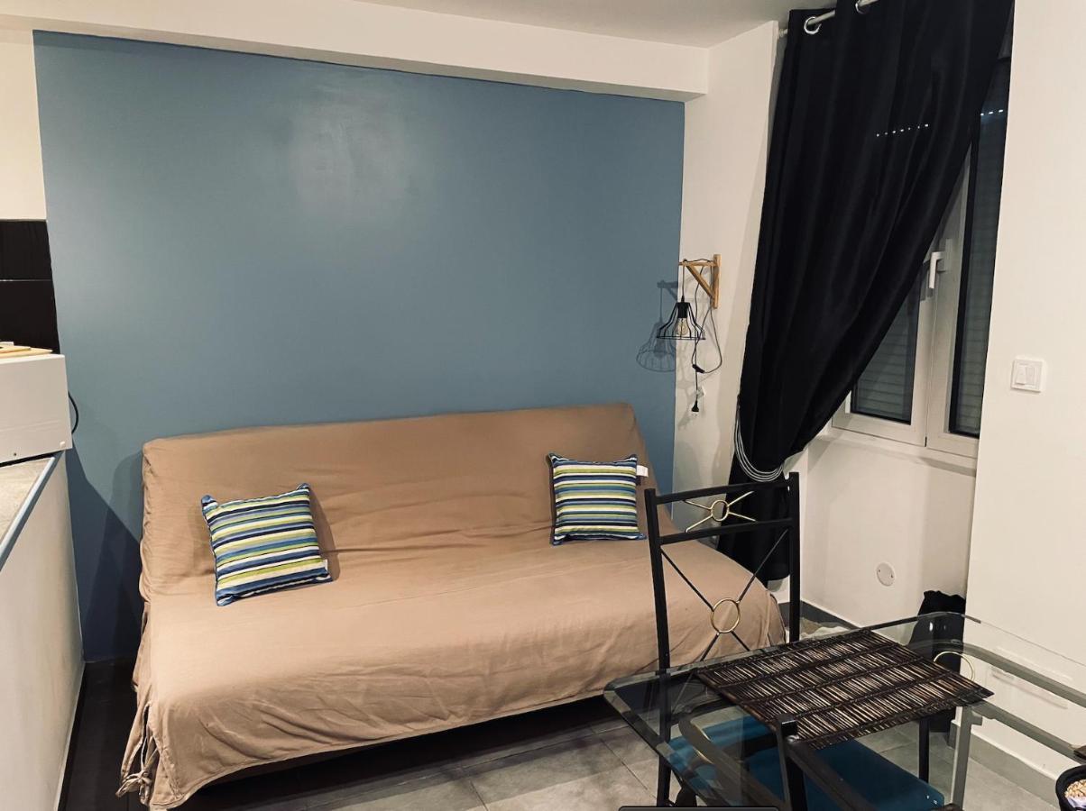 Appartement Avec Parking Gratuit Et Wifi Vierzon Exterior foto