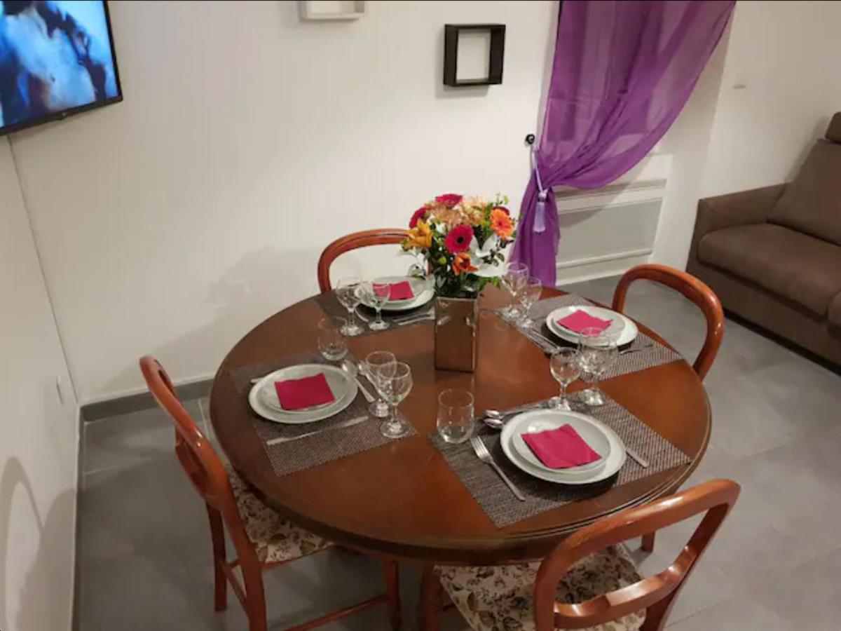 Appartement Avec Parking Gratuit Et Wifi Vierzon Exterior foto