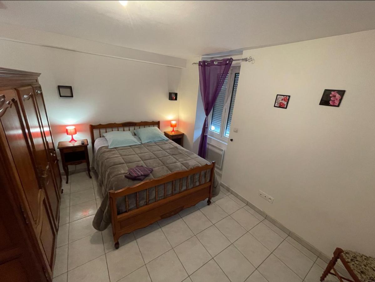 Appartement Avec Parking Gratuit Et Wifi Vierzon Exterior foto