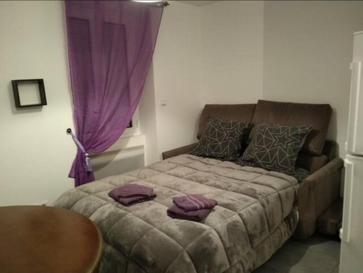Appartement Avec Parking Gratuit Et Wifi Vierzon Exterior foto