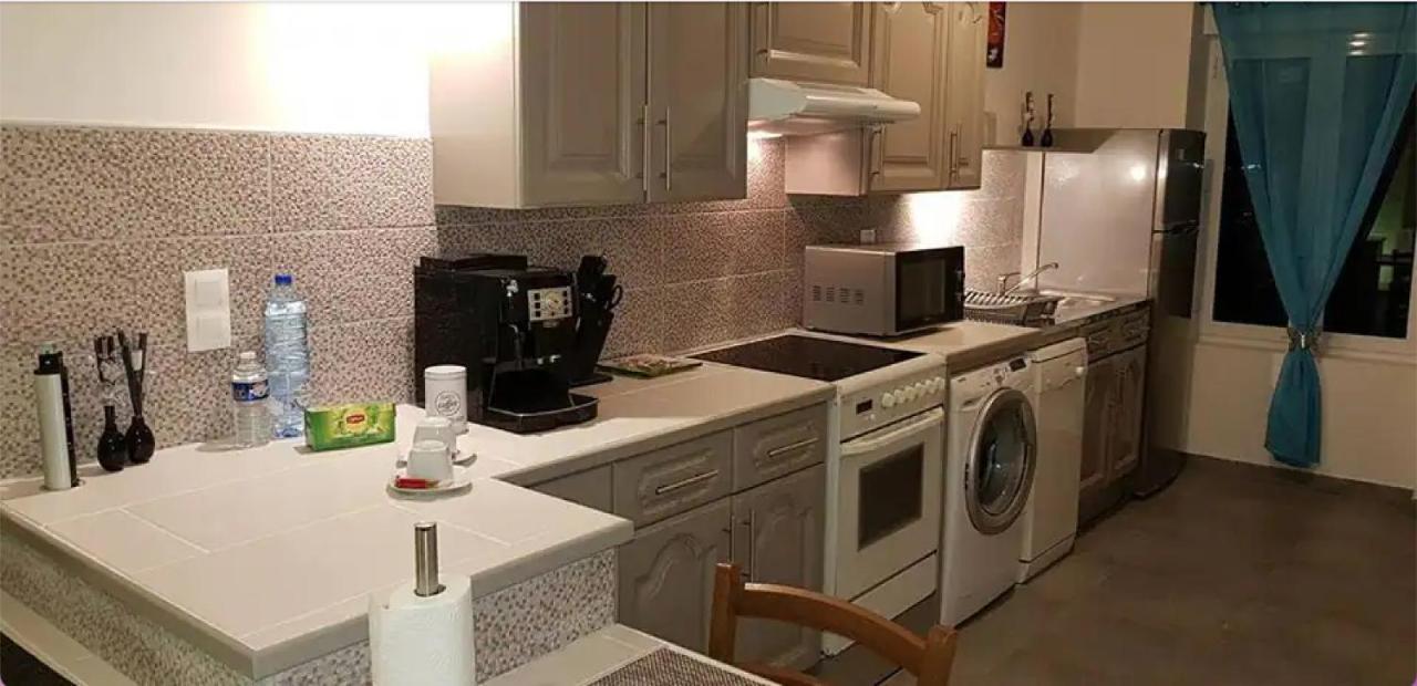 Appartement Avec Parking Gratuit Et Wifi Vierzon Exterior foto