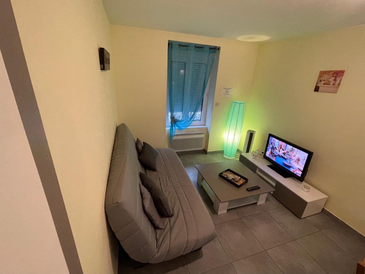Appartement Avec Parking Gratuit Et Wifi Vierzon Exterior foto