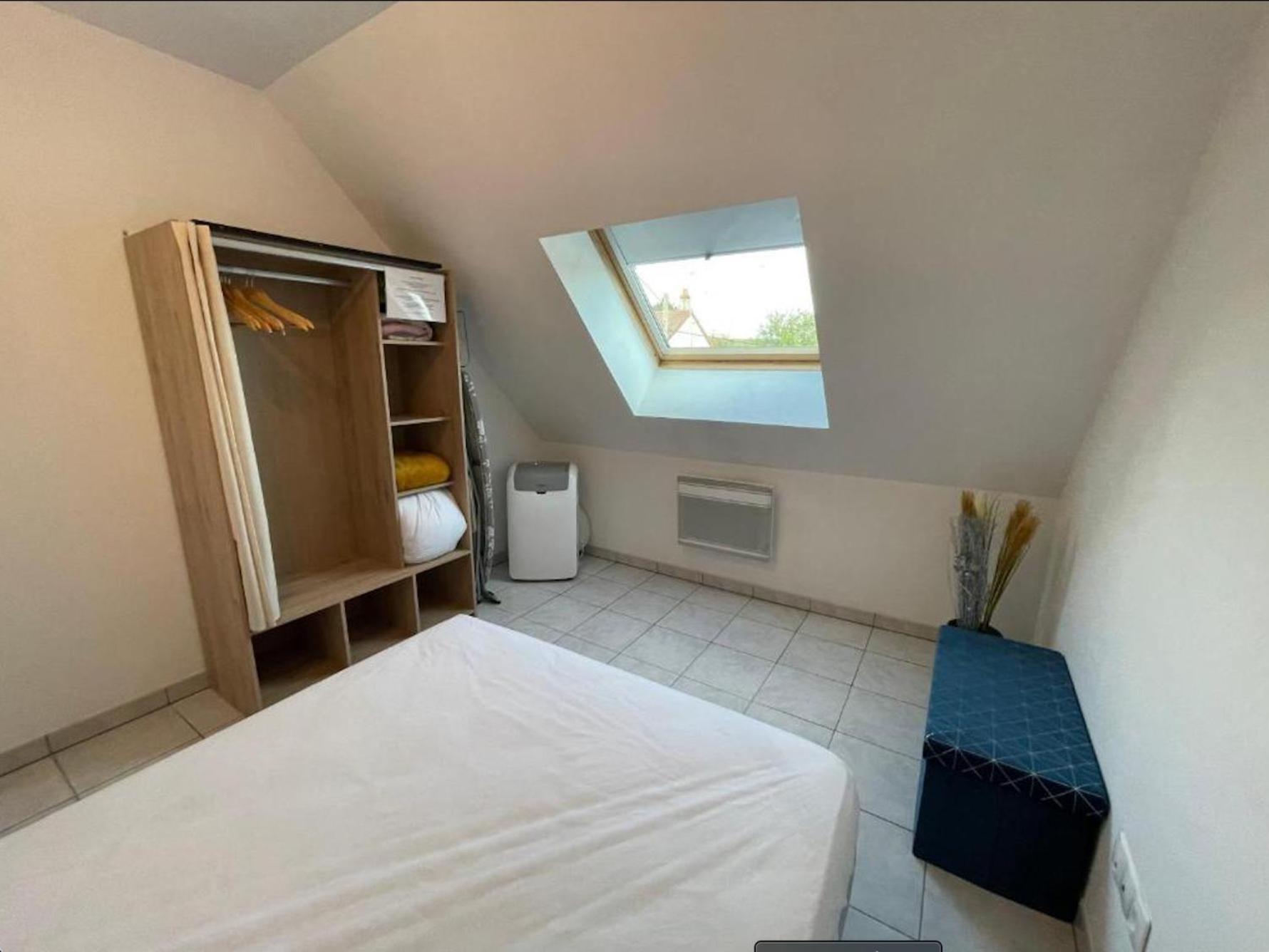 Appartement Avec Parking Gratuit Et Wifi Vierzon Exterior foto