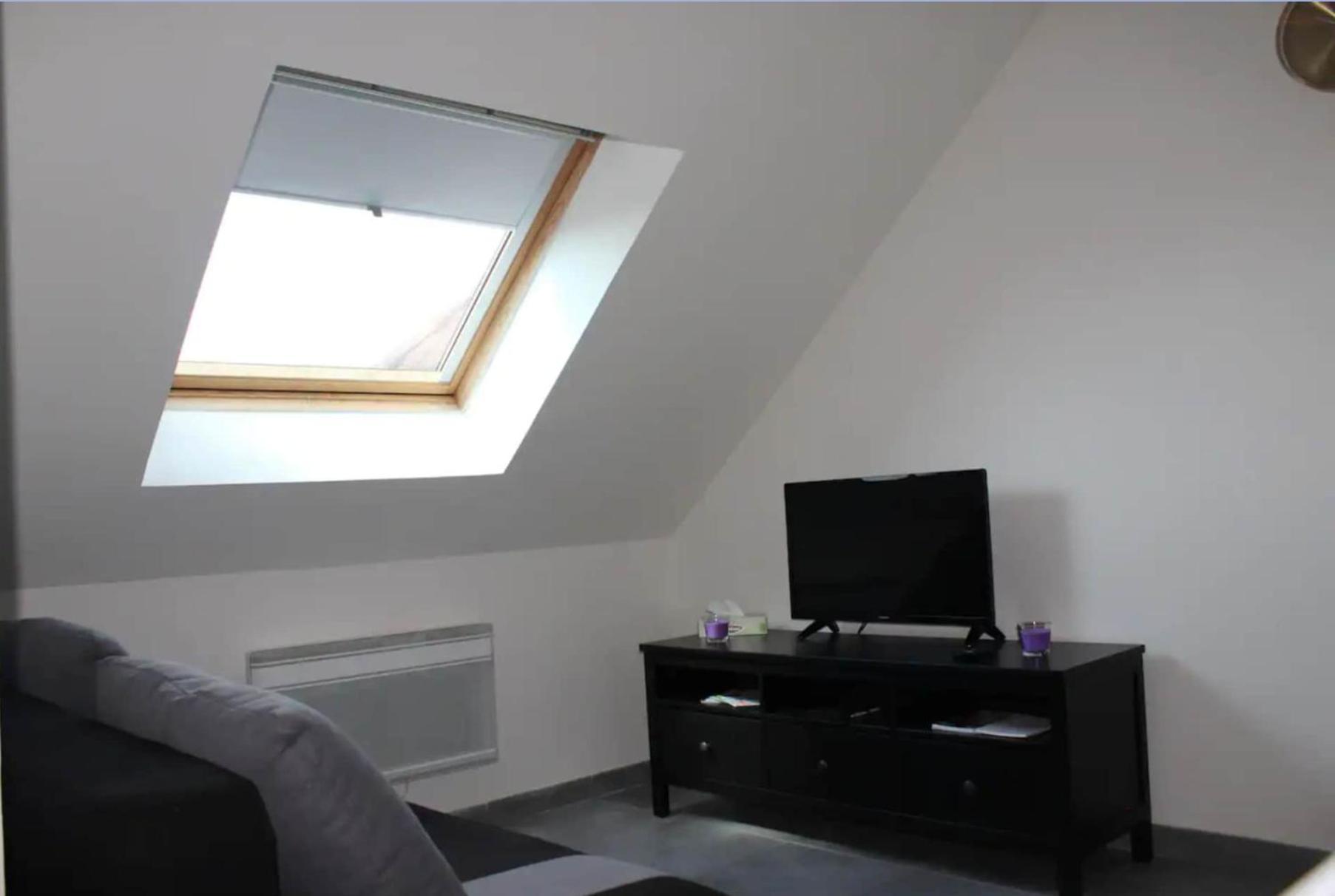 Appartement Avec Parking Gratuit Et Wifi Vierzon Exterior foto